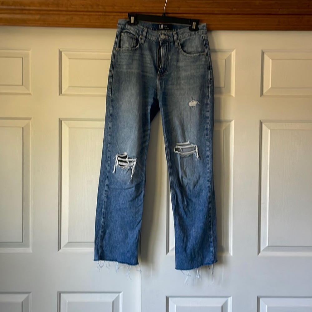 Women’s straight leg ripped jeans